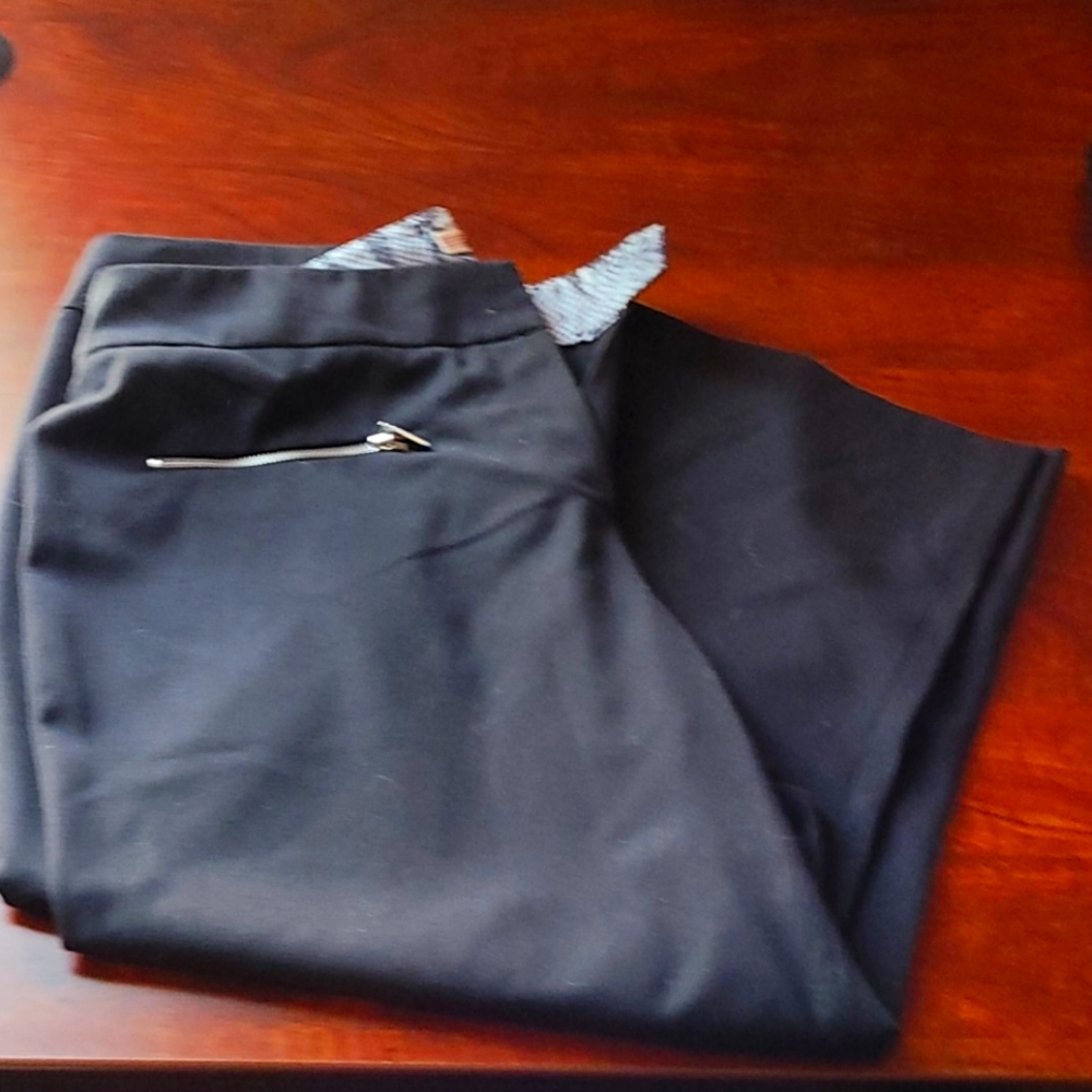 Capri pants